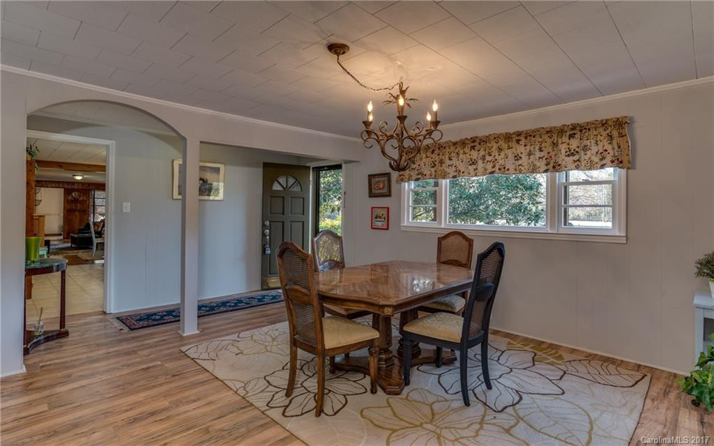 3111 Collinsville Road - Photo 4