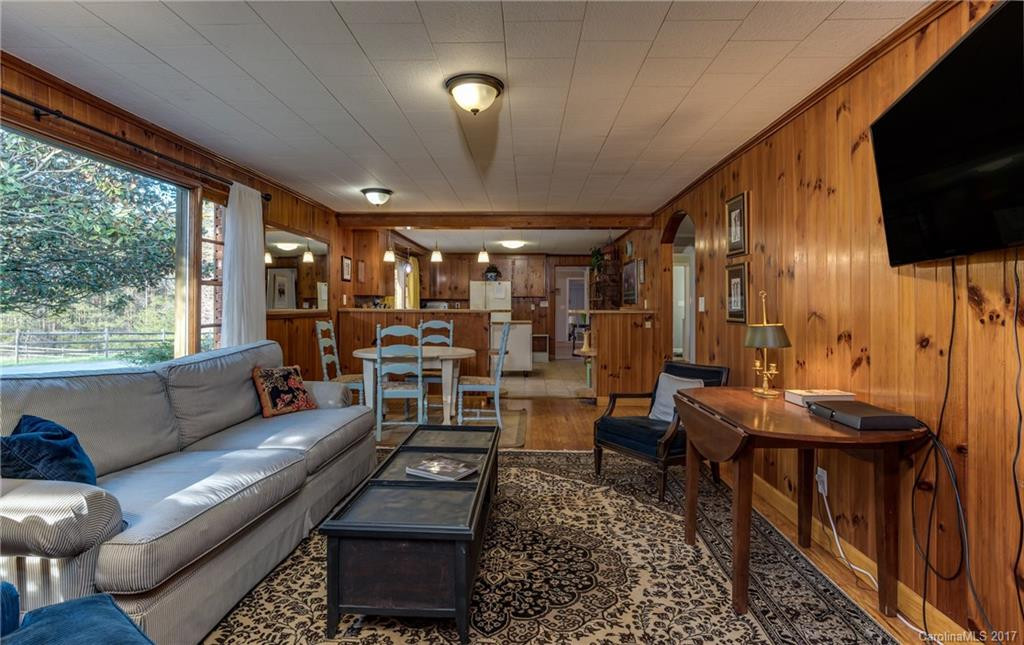 3111 Collinsville Road - Photo 10