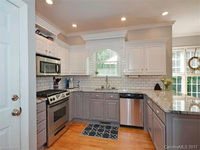 1036 Columbine Road - Photo 10