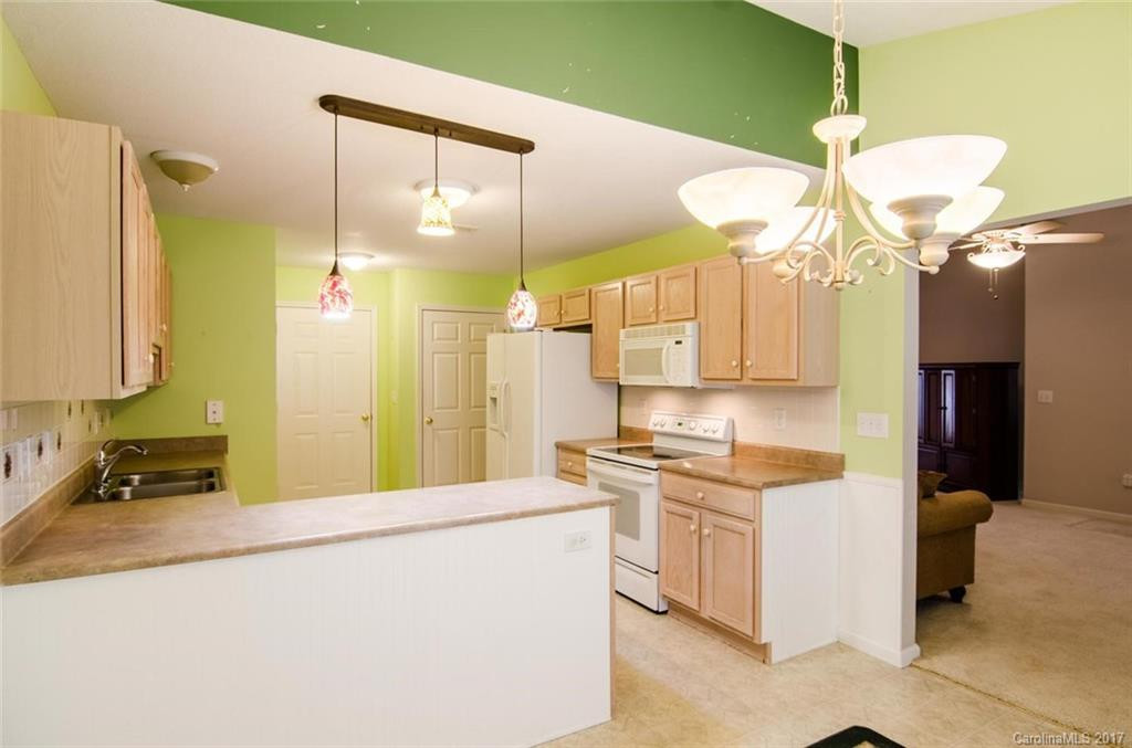 122 Wiltshire Circle #22 - Photo 18
