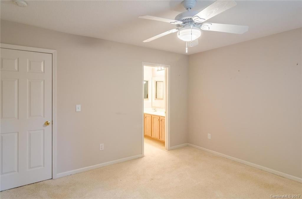 122 Wiltshire Circle #22 - Photo 9