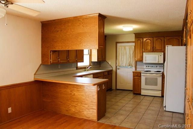 654 Clear Creek Road - Photo 4