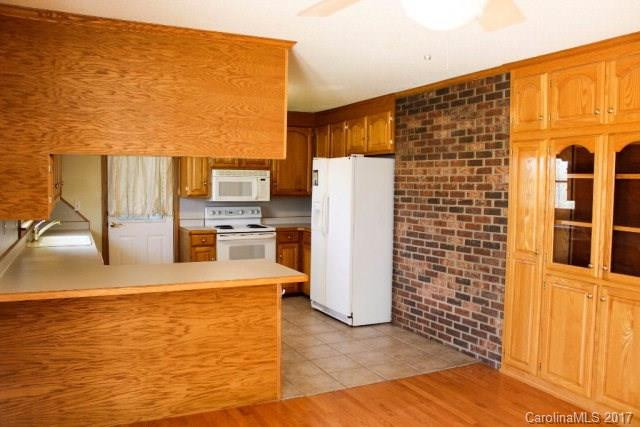 654 Clear Creek Road - Photo 5