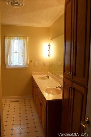 654 Clear Creek Road - Photo 9