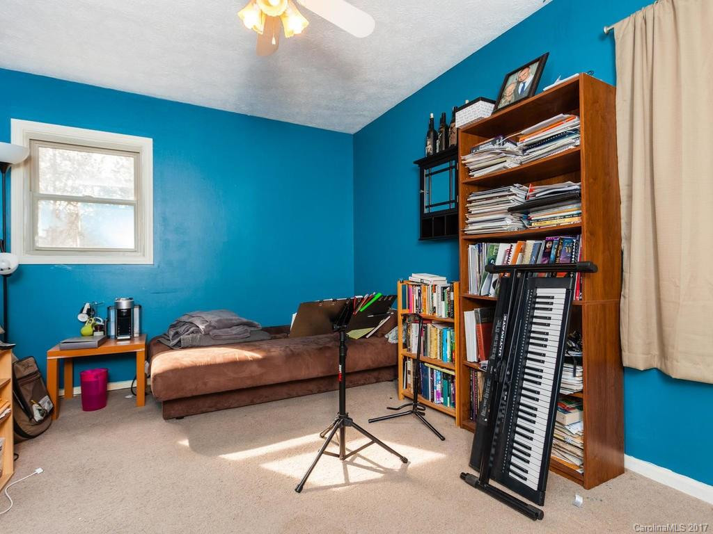 8 Hillview Circle - Photo 12