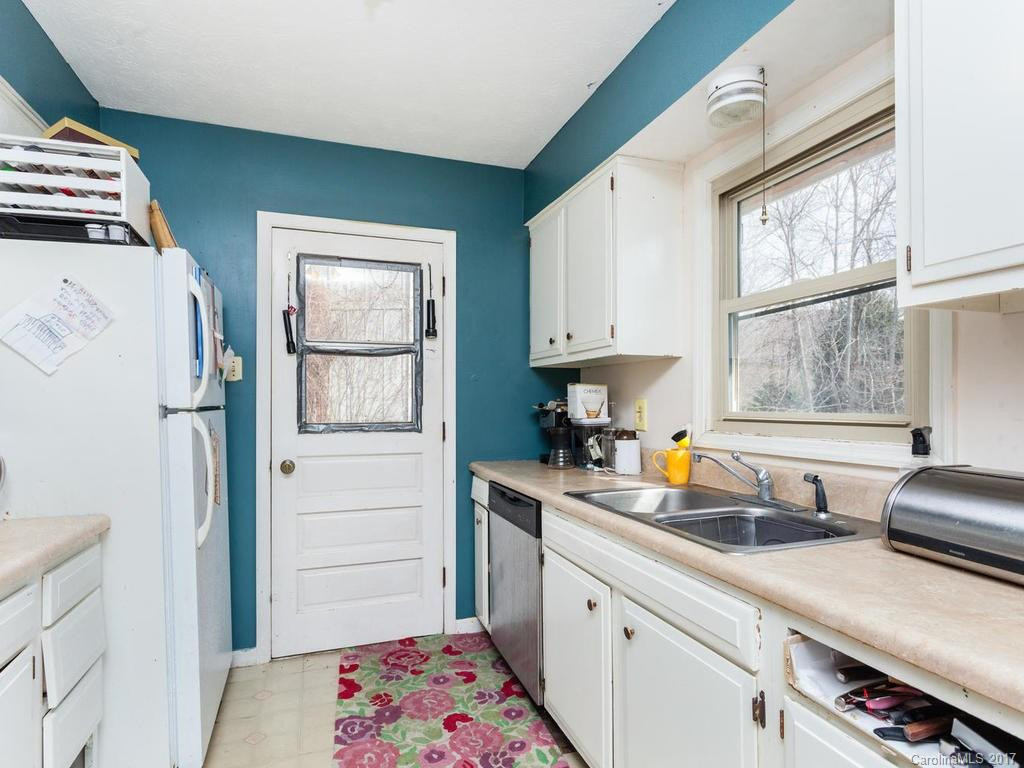 8 Hillview Circle - Photo 5