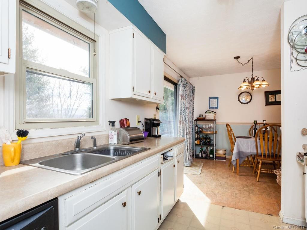 8 Hillview Circle - Photo 7