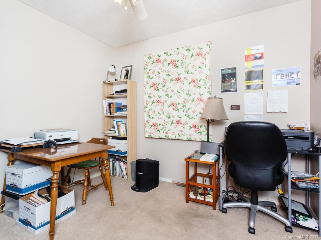 8 Hillview Circle - Photo 10