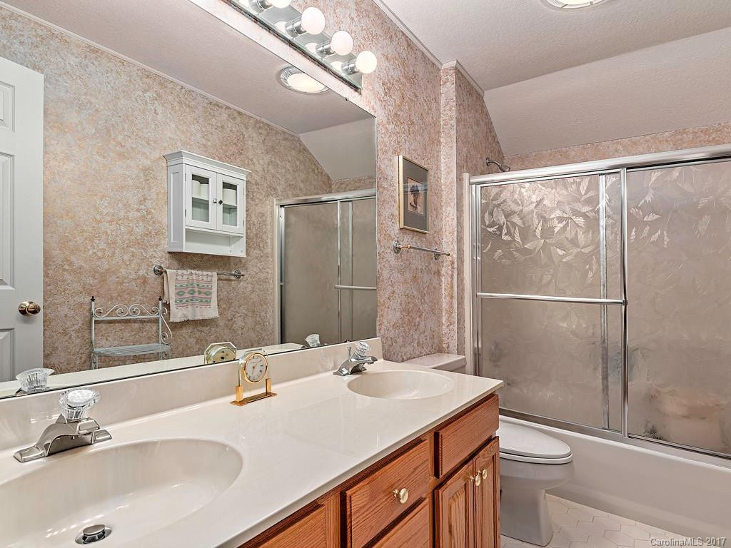10 Ridgemont Drive - Photo 13