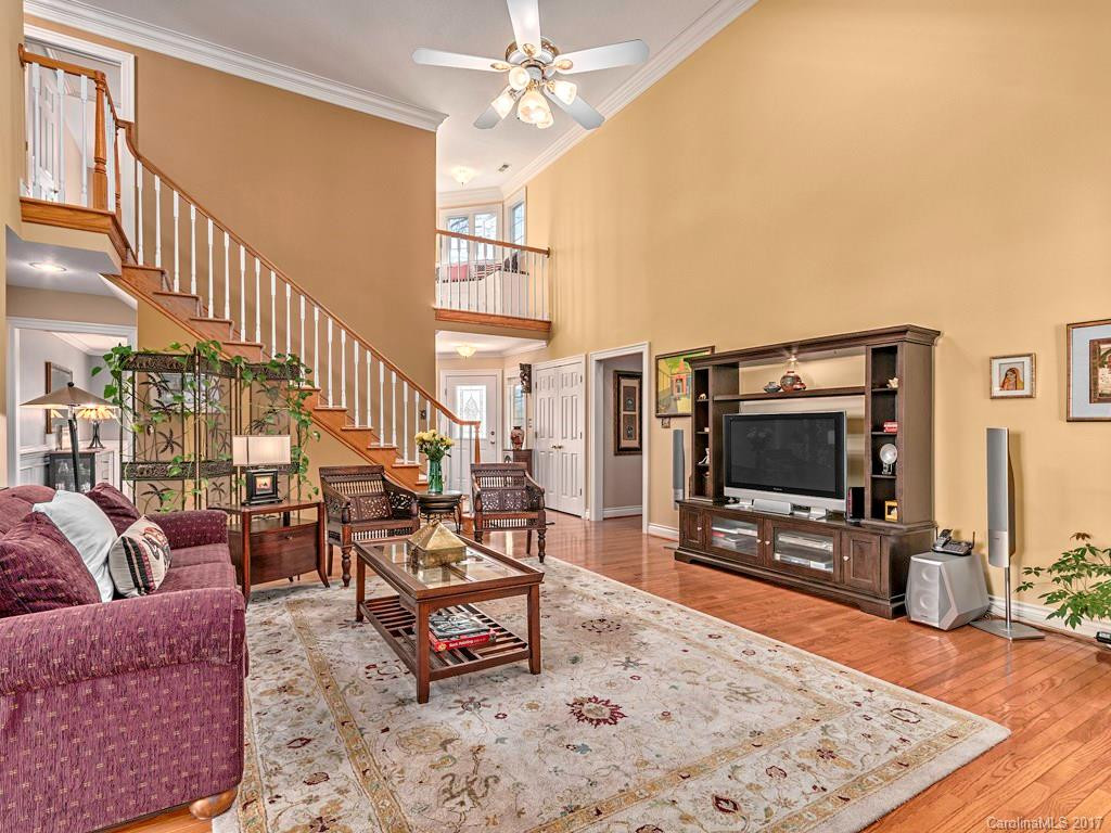 10 Ridgemont Drive - Photo 4
