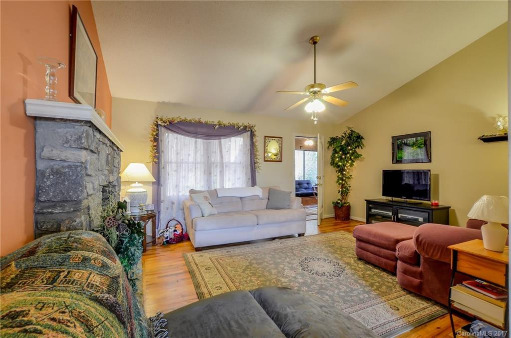 28 Trillium Court #B - Photo 13