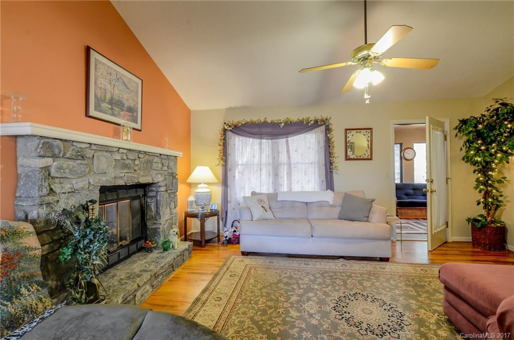 28 Trillium Court #B - Photo 14