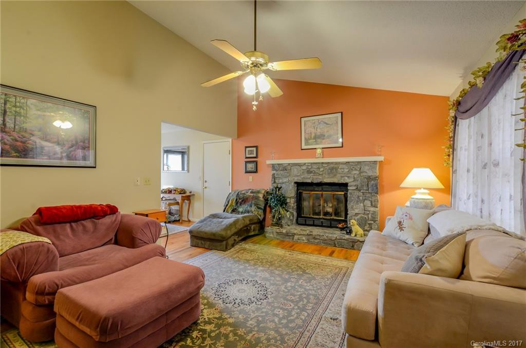 28 Trillium Court #B - Photo 15