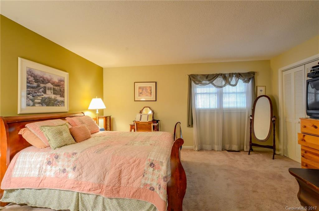 28 Trillium Court #B - Photo 16