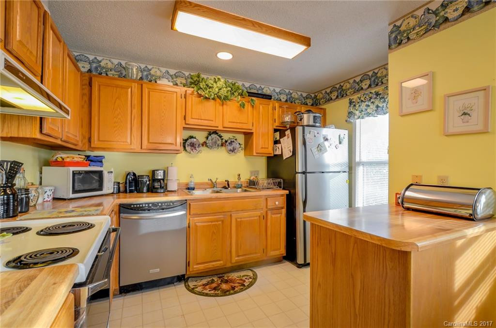 28 Trillium Court #B - Photo 8