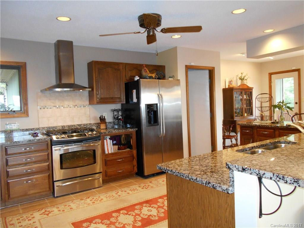 245 Southerland Road - Photo 4