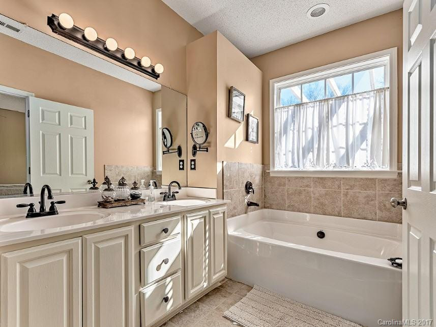 413 Wildbriar Road - Photo 11