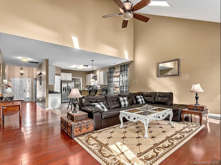 413 Wildbriar Road - Photo 3