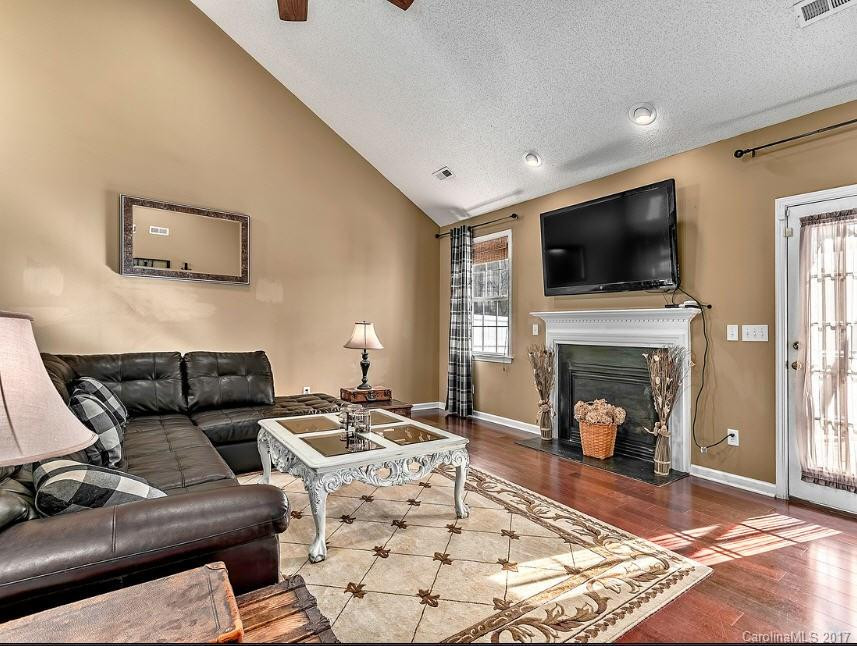 413 Wildbriar Road - Photo 4