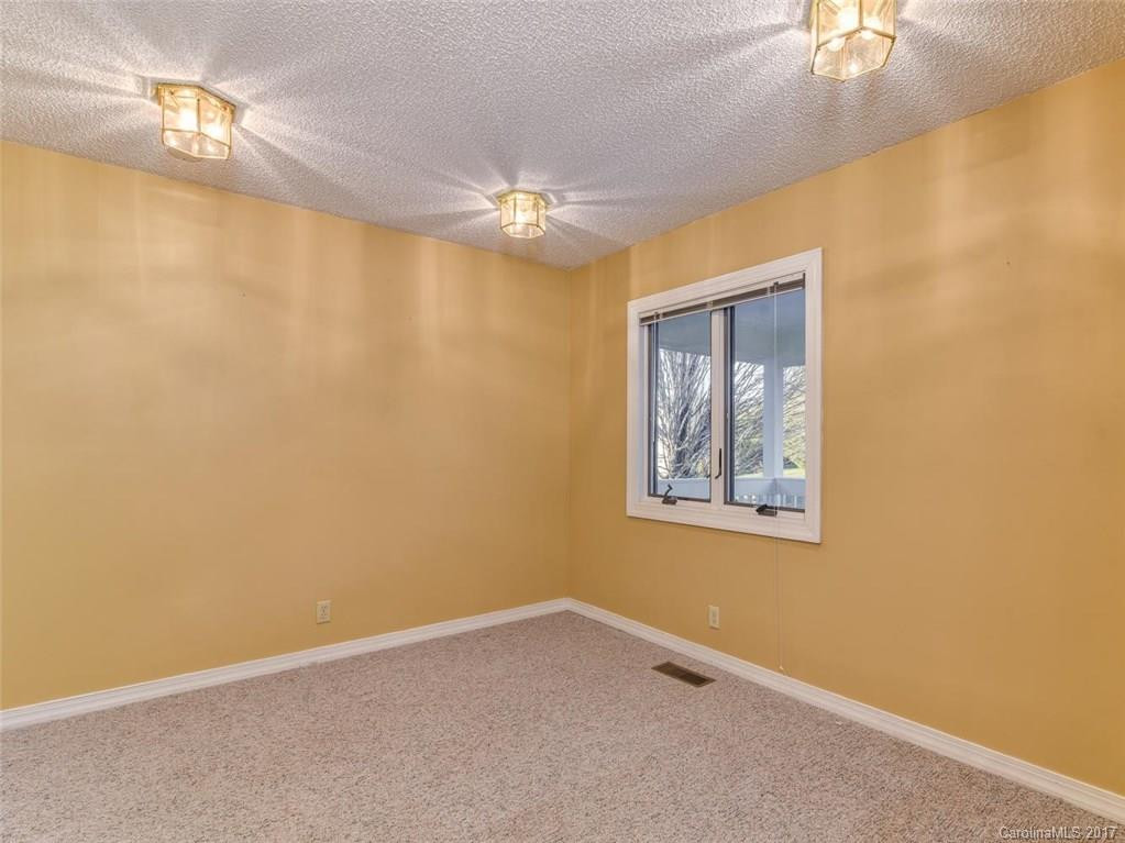 18 Southbrook Drive - Photo 12