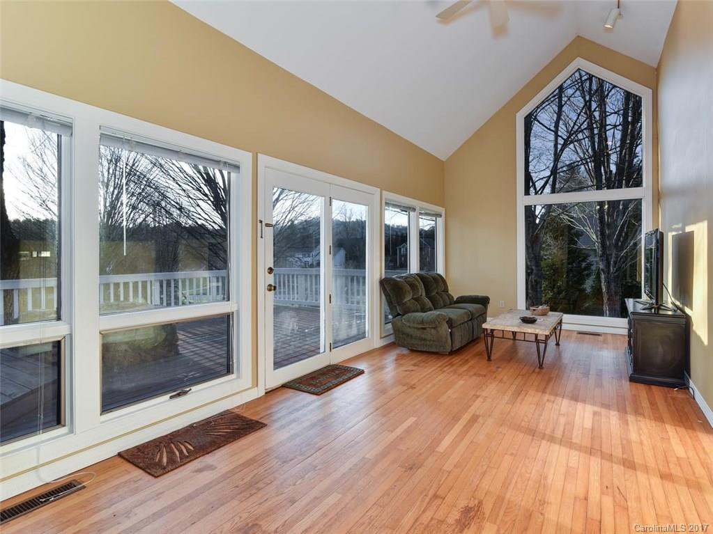 18 Southbrook Drive - Photo 7