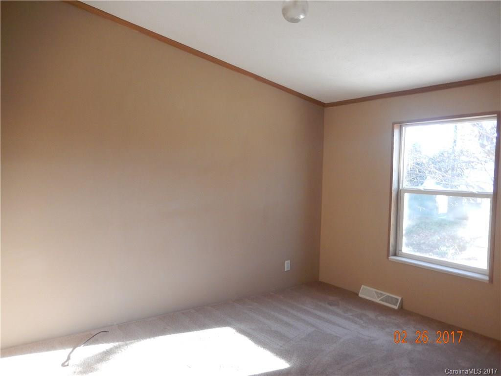 28 Motts Drive - Photo 11