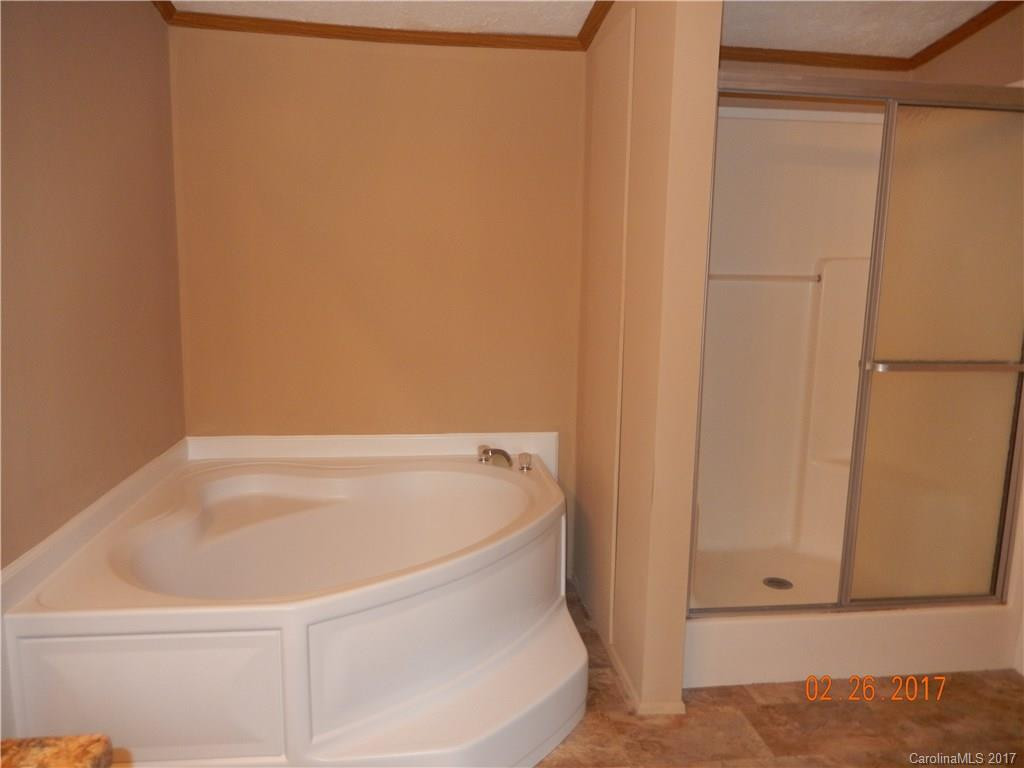 28 Motts Drive - Photo 10