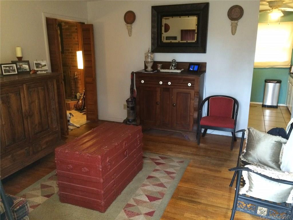 9 White Oak Road - Photo 2