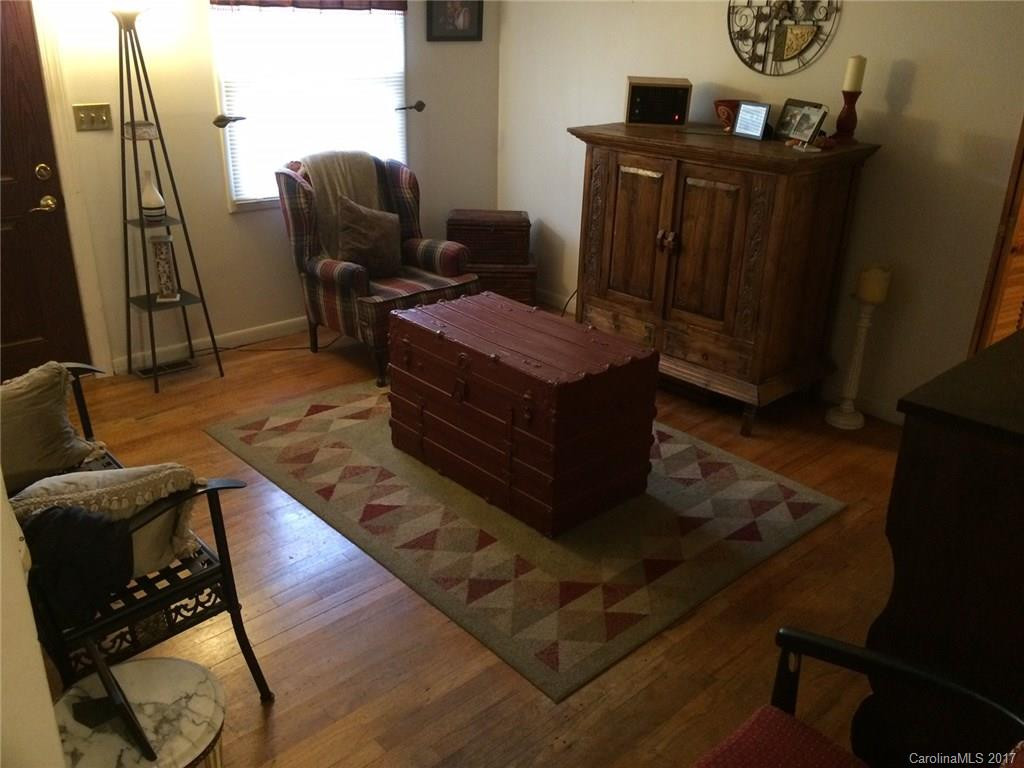 9 White Oak Road - Photo 4