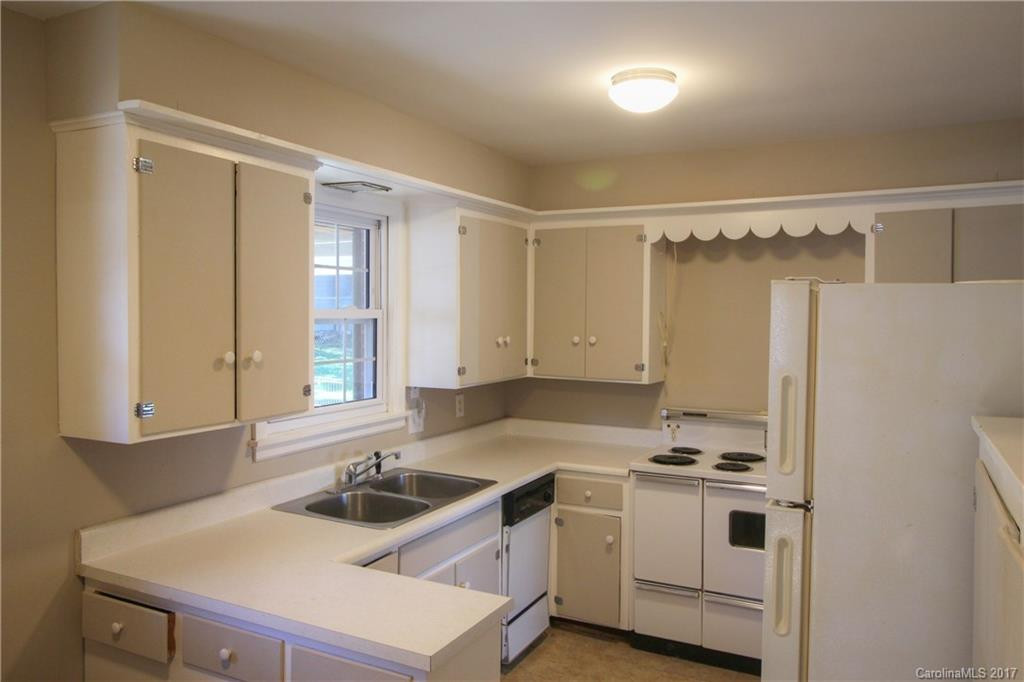 21 Brevard Road - Photo 4