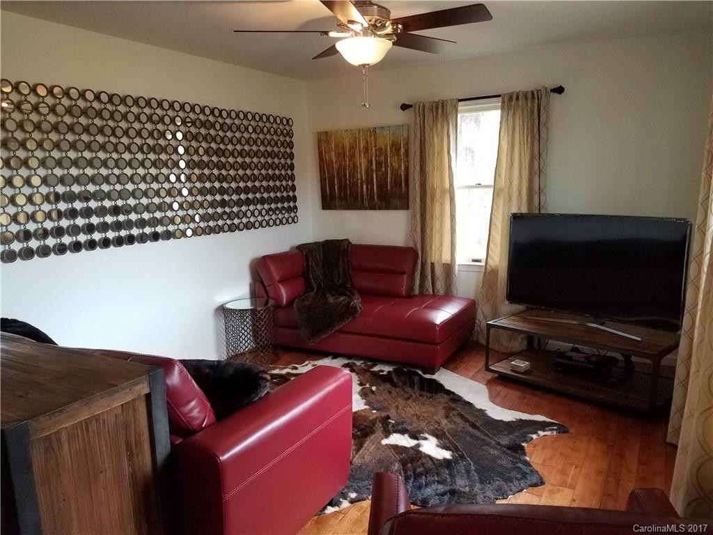 112 Charlie Brown Road - Photo 2