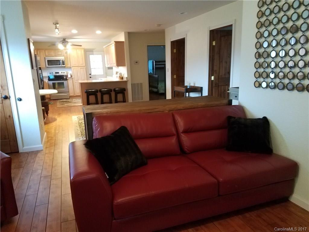 112 Charlie Brown Road - Photo 3
