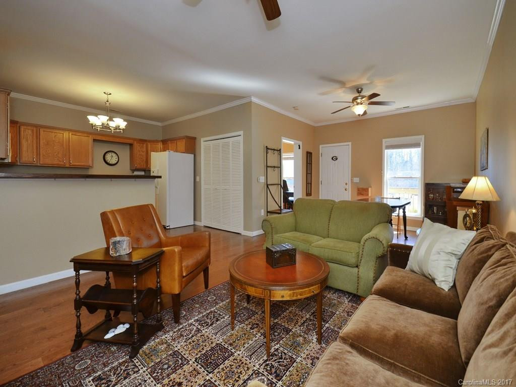 703 Villas Court #703 - Photo 4