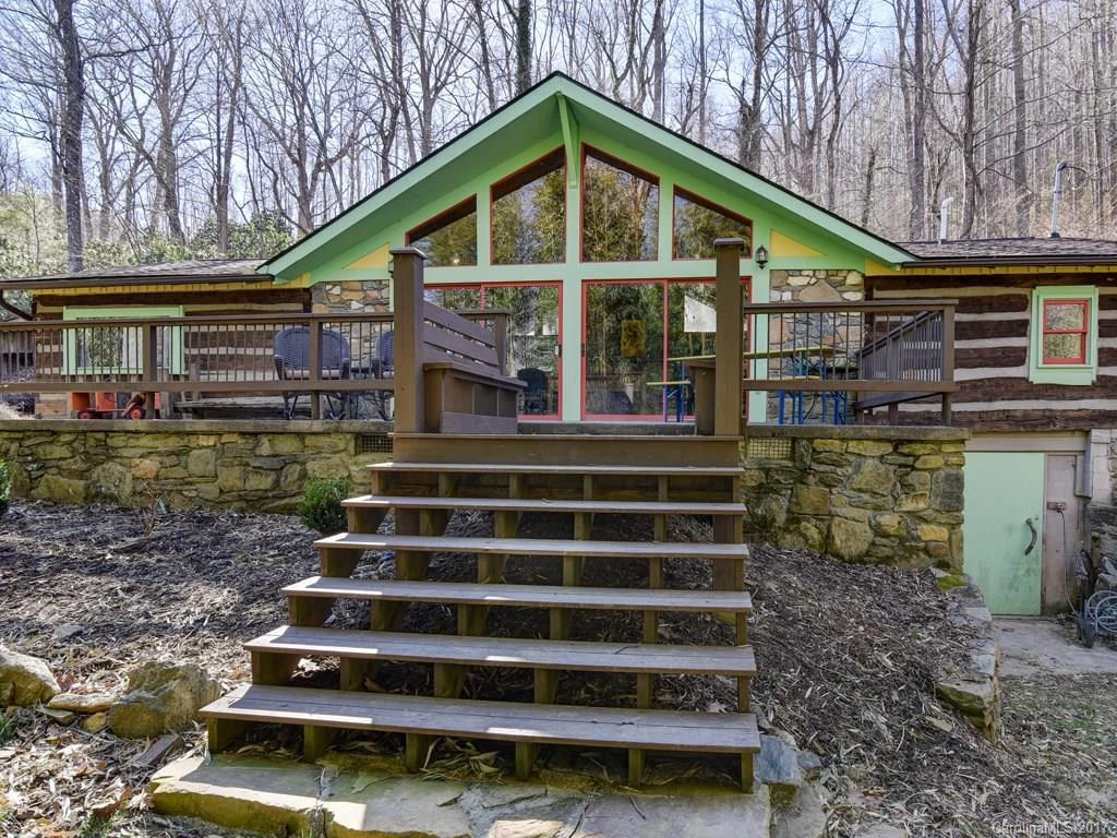 1043 Old Fort Road