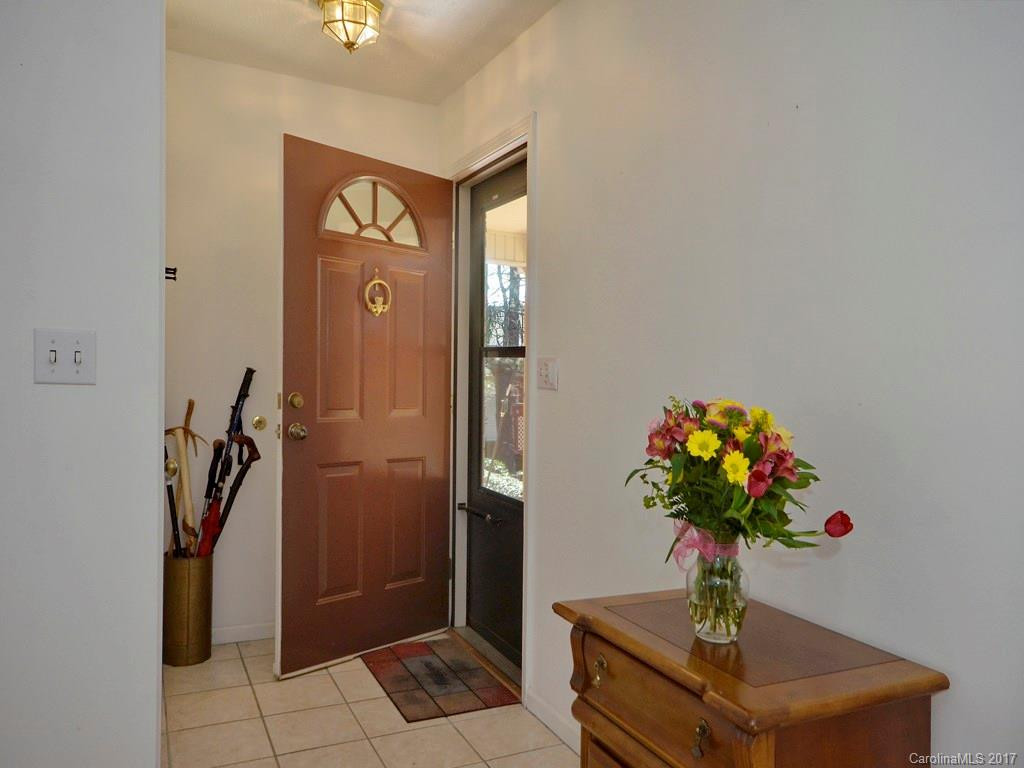 300 Circle Top Drive - Photo 5