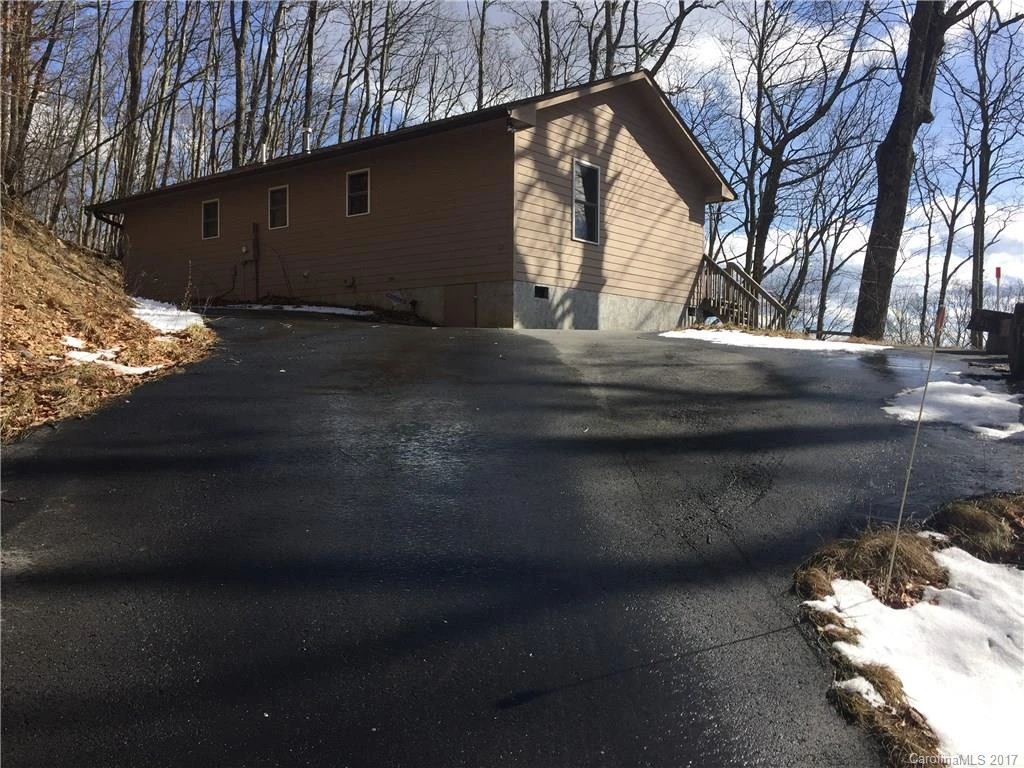 565 MayApple Lane