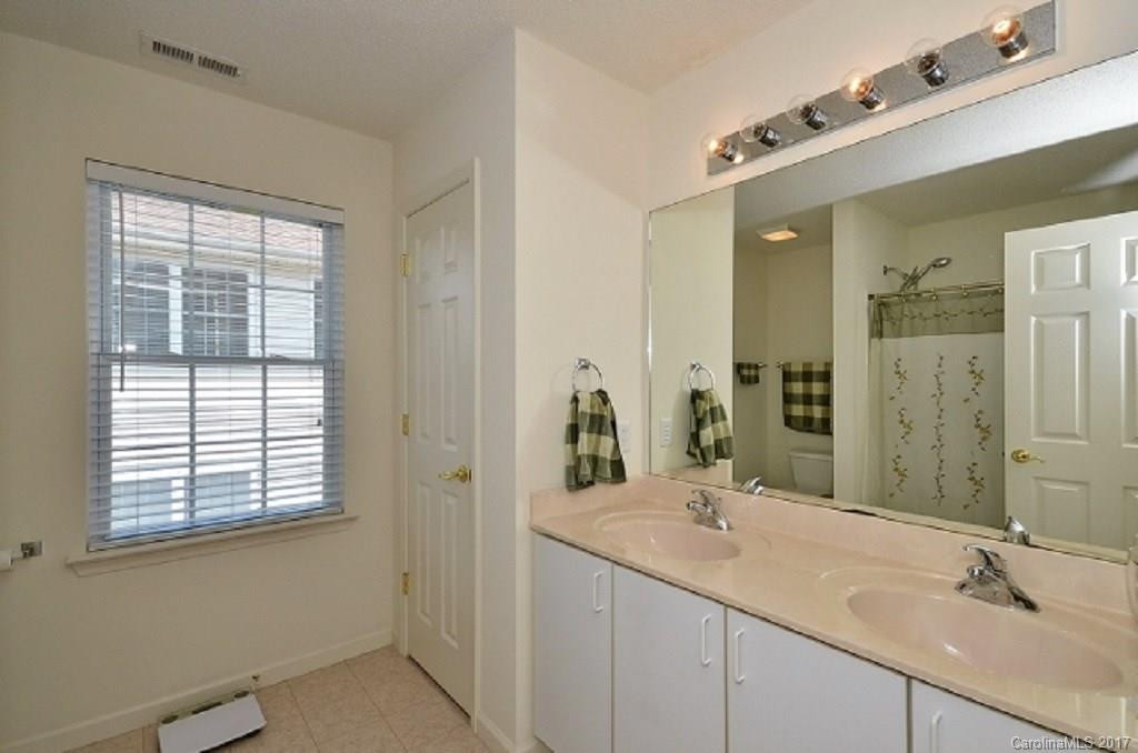 36 Danbury Lane - Photo 12