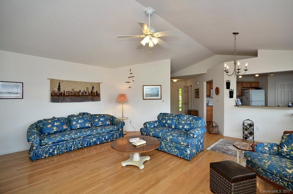 36 Danbury Lane - Photo 3
