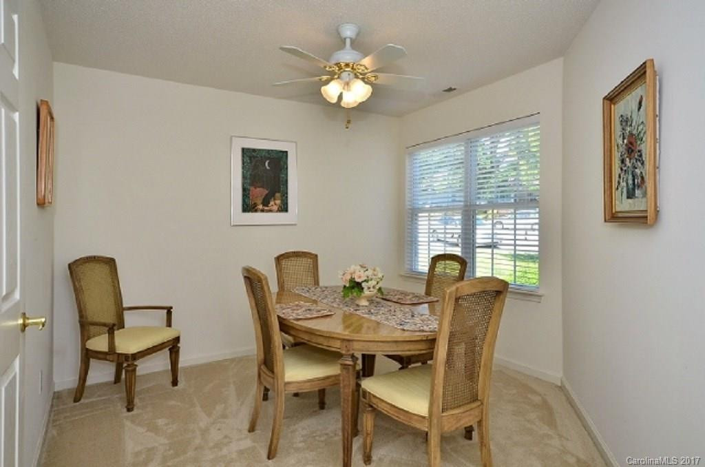 36 Danbury Lane - Photo 8