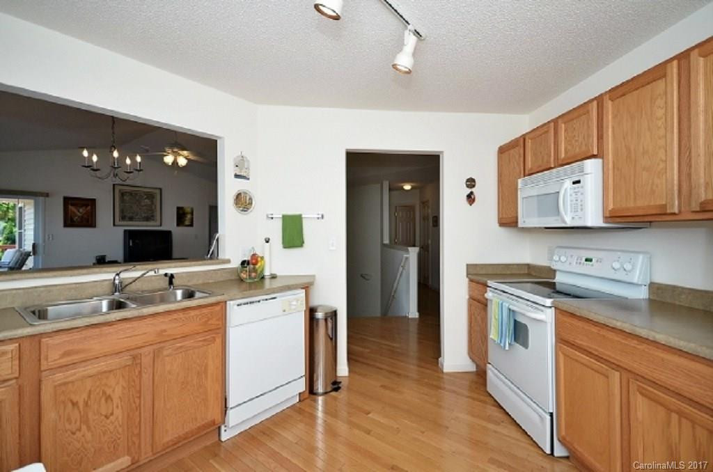 36 Danbury Lane - Photo 9