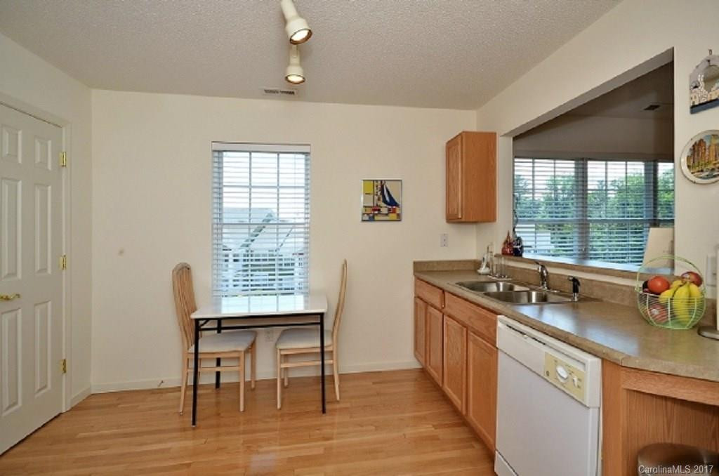 36 Danbury Lane - Photo 10