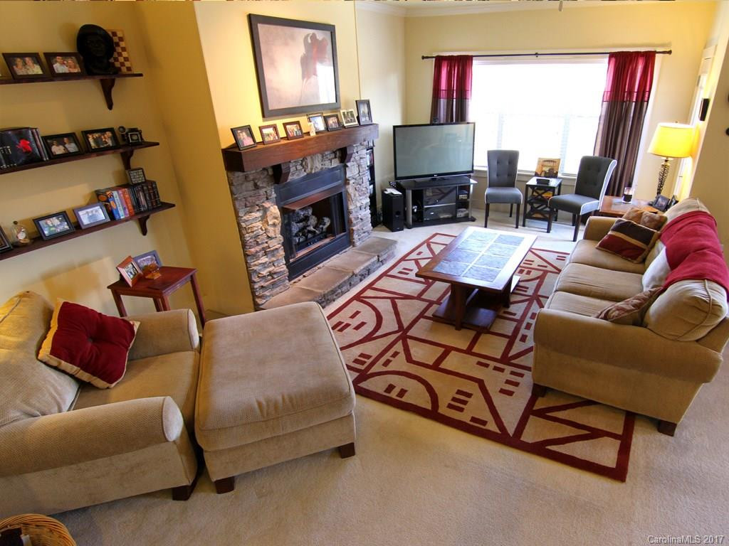 9 Kenilworth Knoll #317 - Photo 2