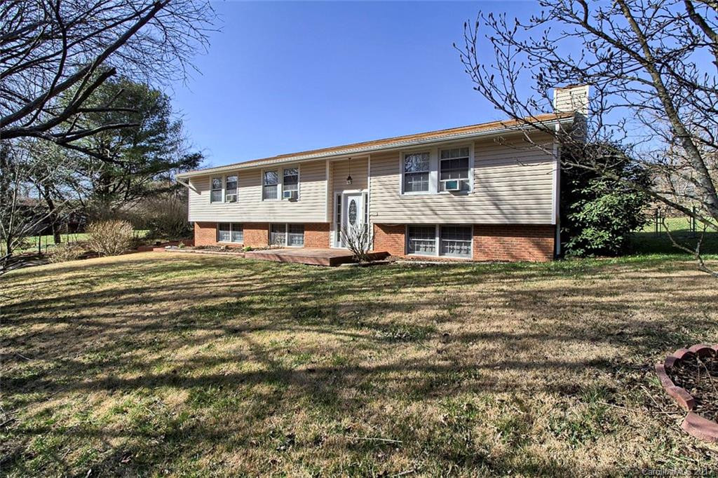 663 Delaware Lane - Photo 2