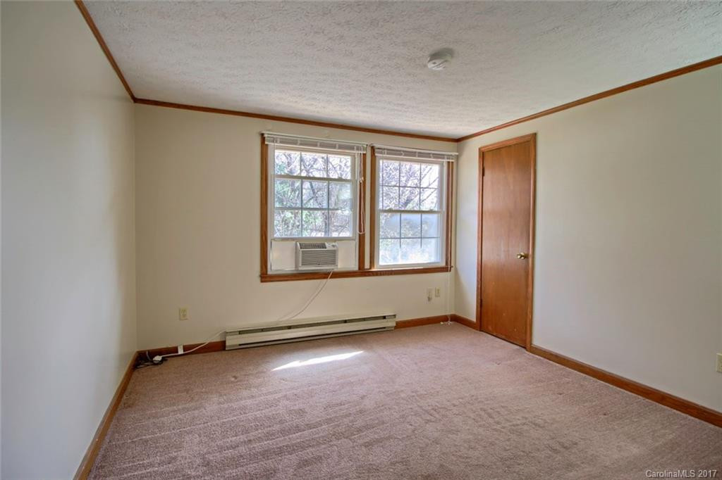 663 Delaware Lane - Photo 14