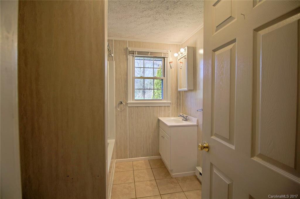 663 Delaware Lane - Photo 15