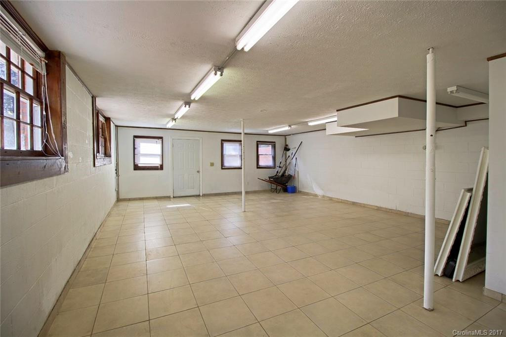 663 Delaware Lane - Photo 18