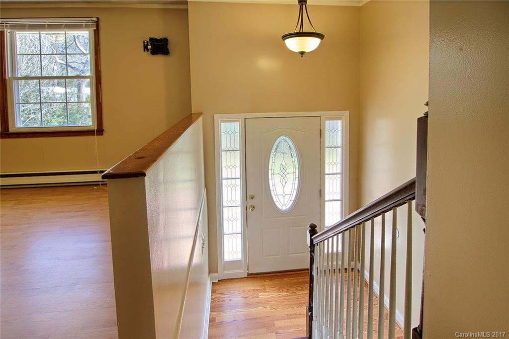 663 Delaware Lane - Photo 3