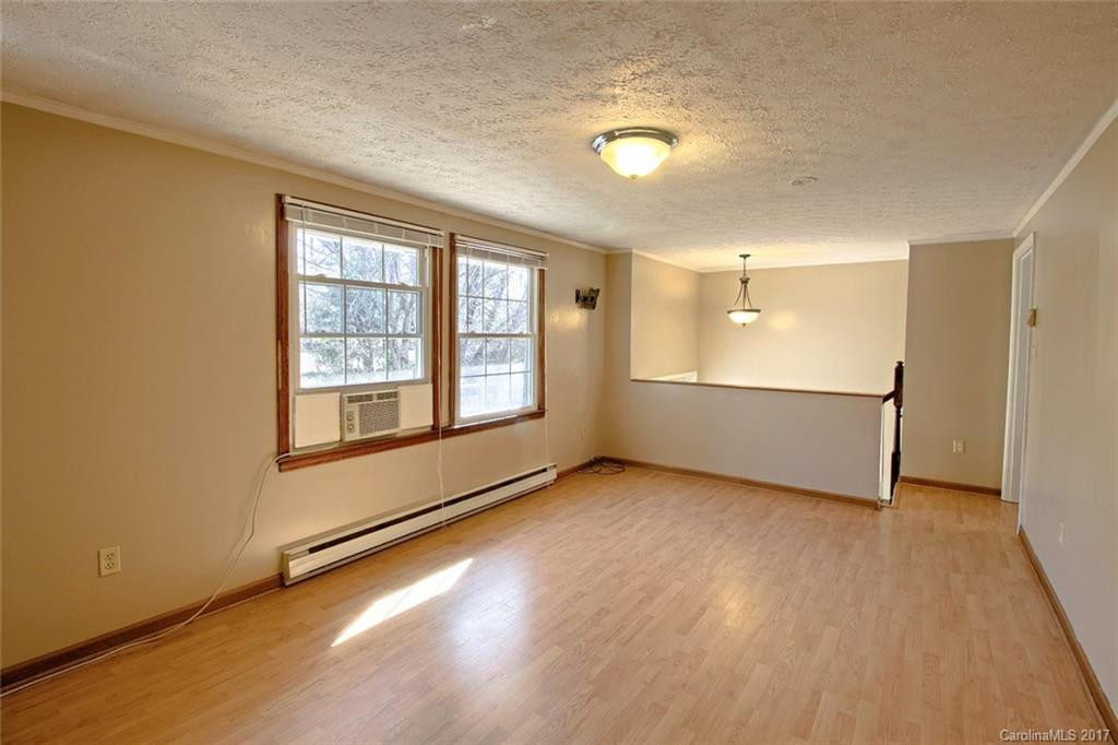 663 Delaware Lane - Photo 5