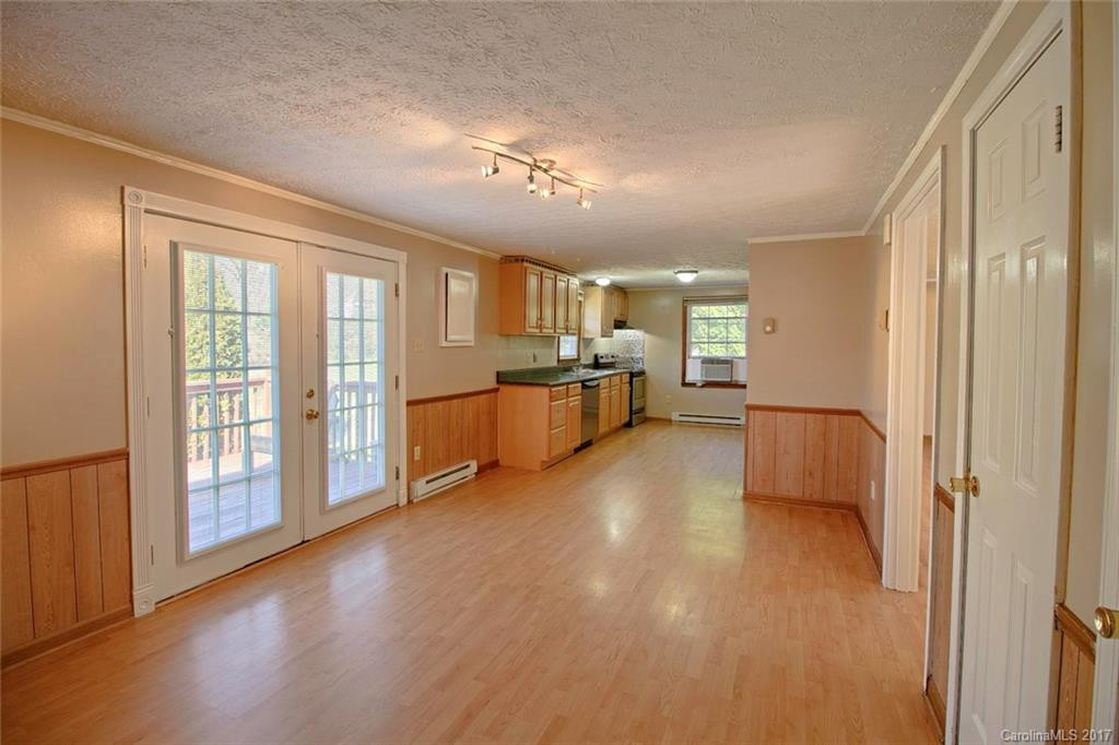 663 Delaware Lane - Photo 7