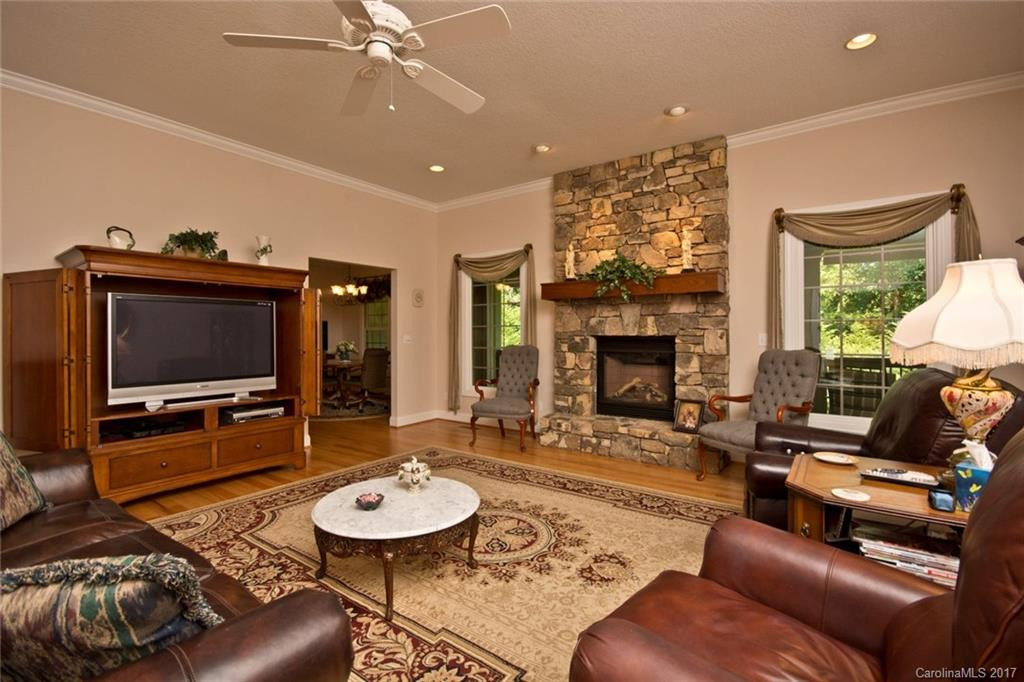 32 Chartwell Lane - Photo 4